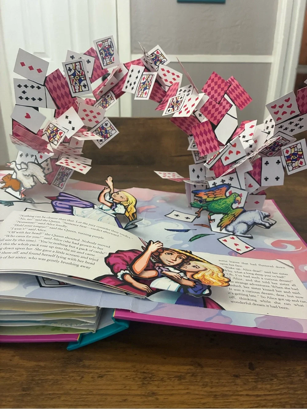 Alice’s Adventures in Wonderland: A Pop Up Adaptation - Picture 8 of 9